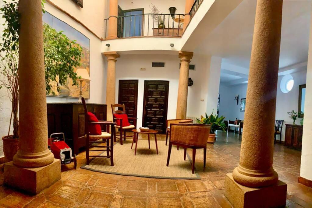 Un auténtico oasis rodeado de historia Ronda Exterior foto