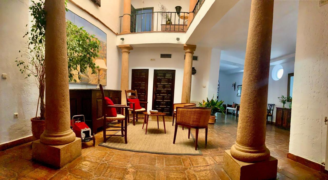 Un auténtico oasis rodeado de historia Ronda Exterior foto